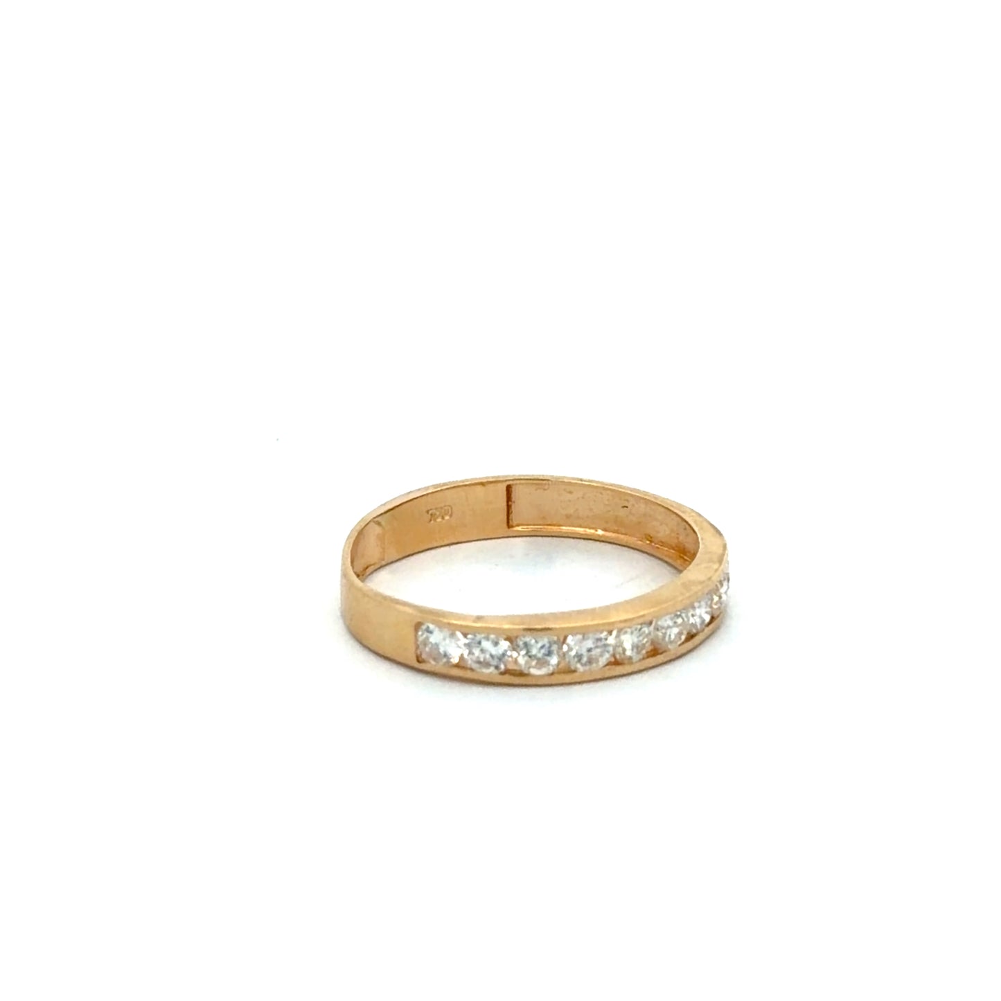 Argolla en carre con diamantes.