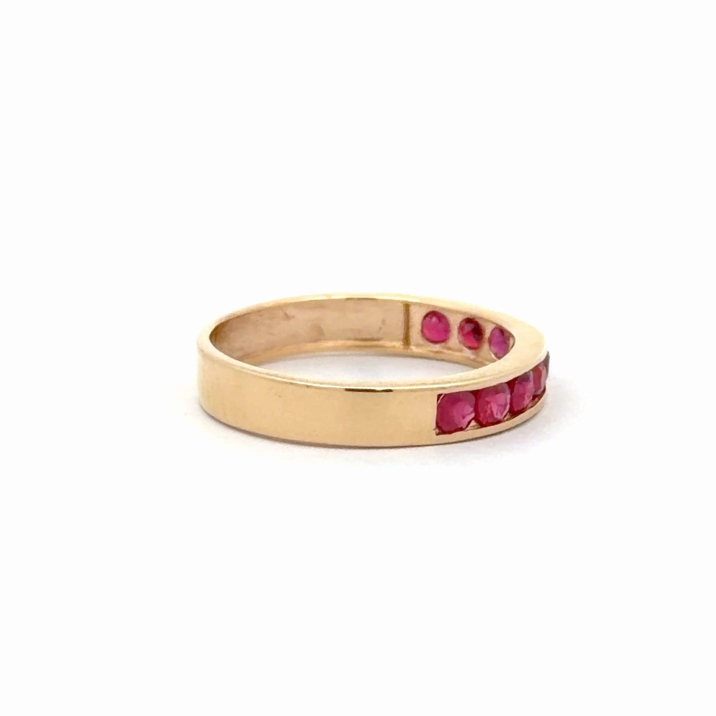 Argolla en oro con rubies