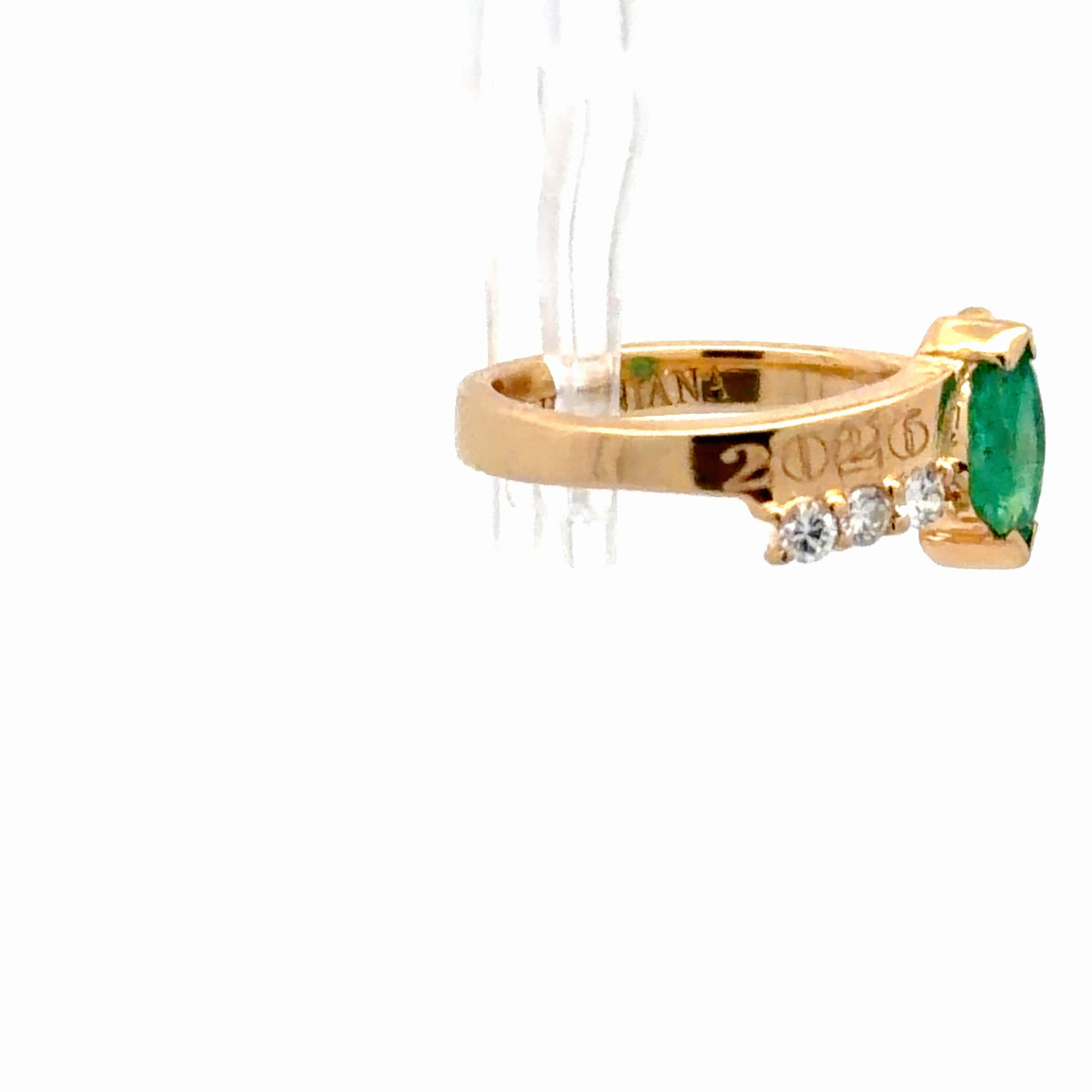 Anillo para grado oro esmeralda y diamantes