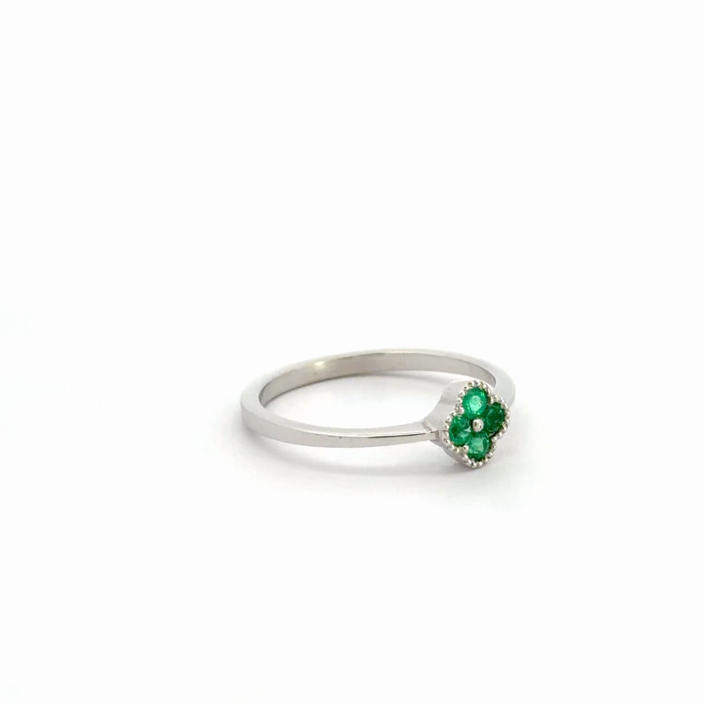 Anillo Flor de esmeralda