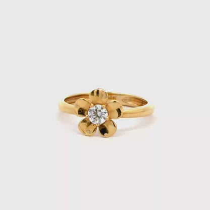 Anillo en forma de flor